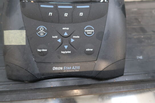 PH / Conductivity Meter THERMO SCIENTIFIC ORION STAR A215 samt stativ med probe