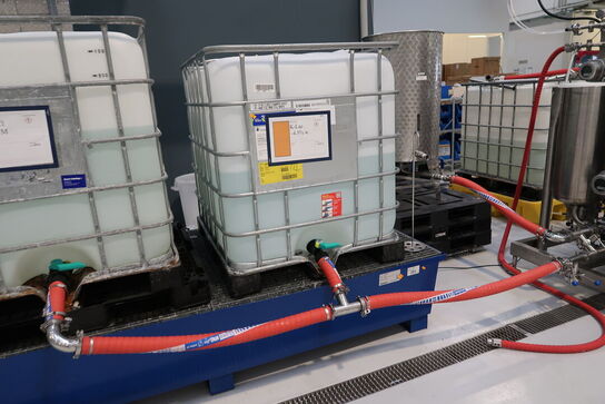 Teststation med  membraner, pumper,
ventiler, filtre, 