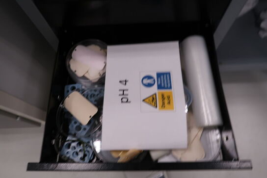 Værktøjsbord med div. Værktøj m.m.