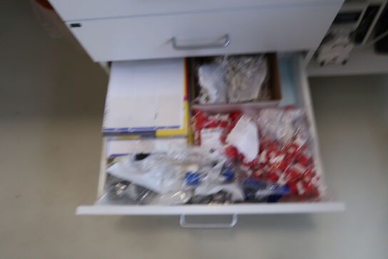 Div. Laboratorieudstyr, laboratorieglas m.m.