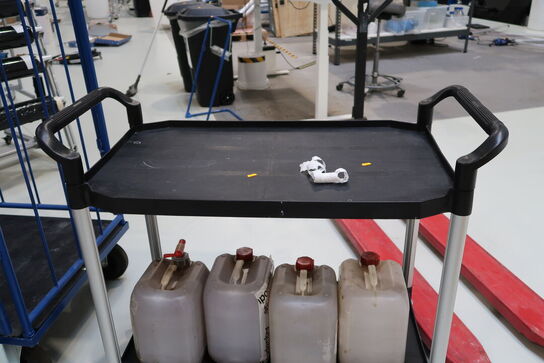 Opbevaringsvogn med indhold