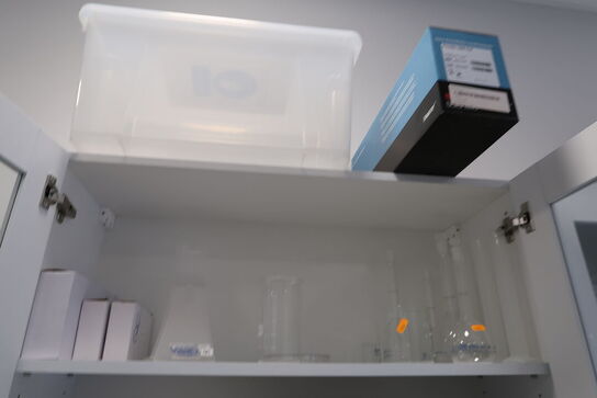 Div. Laboratorieudstyr, laboratorieglas m.m.