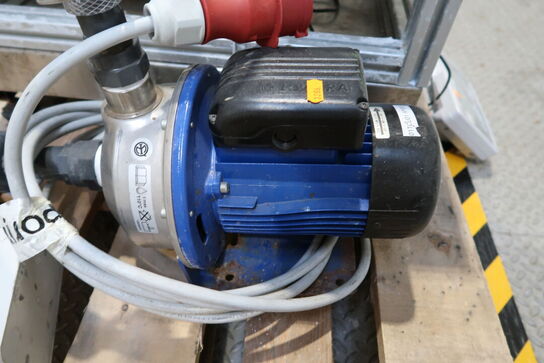 Pumpe, div. Trykmålere m.m.