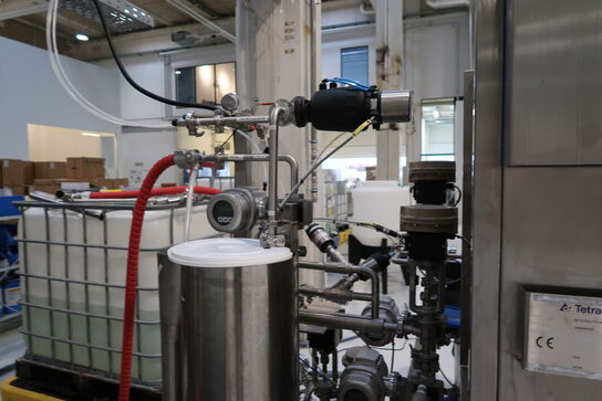 Teststation med  membraner, pumper,
ventiler, filtre, 