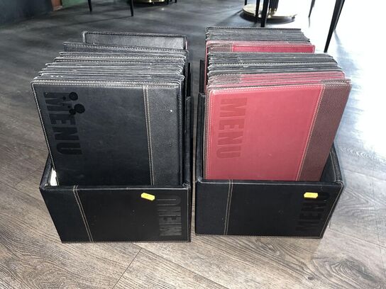 4. Kasser med Menu holder i Rød og Sort