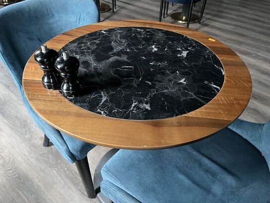 Rundt Cafe bord m. 2. Stk. Stole i stof