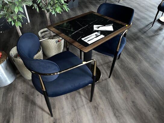 1. Stk. Cafe borde, 2. Stk. Stole i Stof