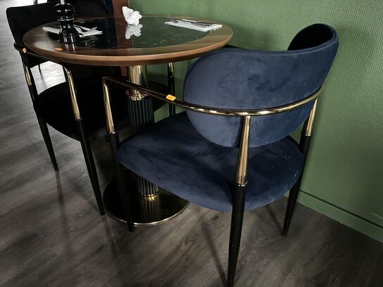 Rundt Cafe bord m. 2. Stk. Stole i stof