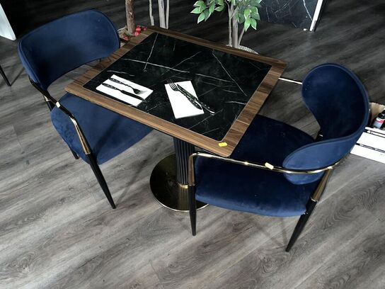 1. Stk. Cafe borde, 2. Stk. Stole i Stof