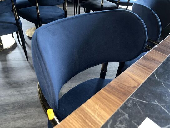 2. Stk. Cafe borde, 4. Stk. Stole i Stof