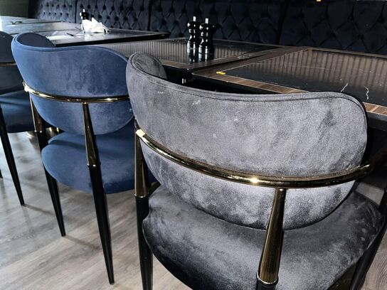 2. Stk. Cafe borde, 2. Stk. Stole i Stof, Sofa modul