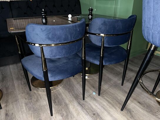 2. Stk. Cafe borde, 2. Stk. Stole i Stof, Sofa modul