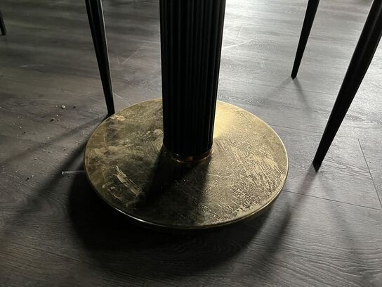 Rundt Cafe bord m. 2. Stk. Stole i stof