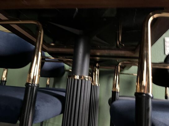 2. Stk. Cafe borde, 4. Stk. Stole i Stof