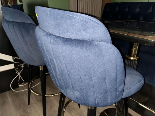 2. Stk Høj cafe borde, 2. Stk. Høj cafe stole i stof, Sofa modul i stof