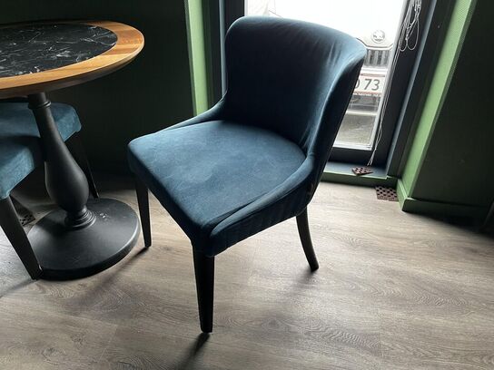 Rundt Cafe bord m. 2. Stk. Stole i stof