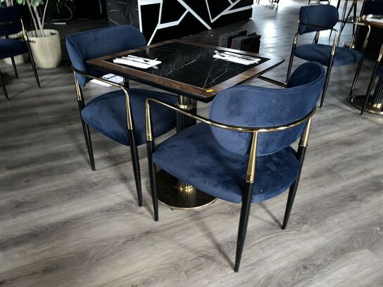 1. Stk. Cafe borde, 2. Stk. Stole i Stof