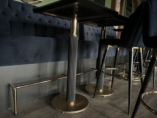 2. Stk Høj cafe borde, 2. Stk. Høj cafe stole i stof, Sofa modul i stof