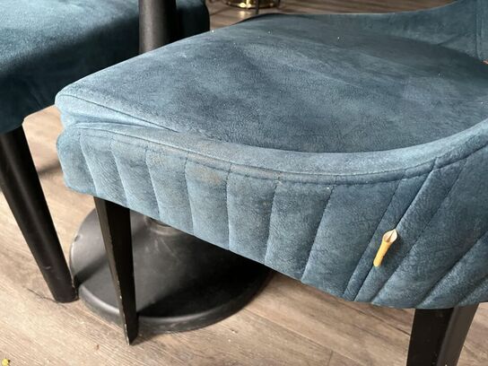 Rundt Cafe bord m. 2. Stk. Stole i stof