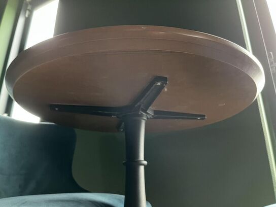 Rundt Cafe bord m. 2. Stk. Stole i stof