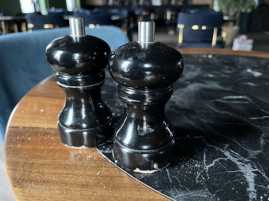 Rundt Cafe bord m. 2. Stk. Stole i stof