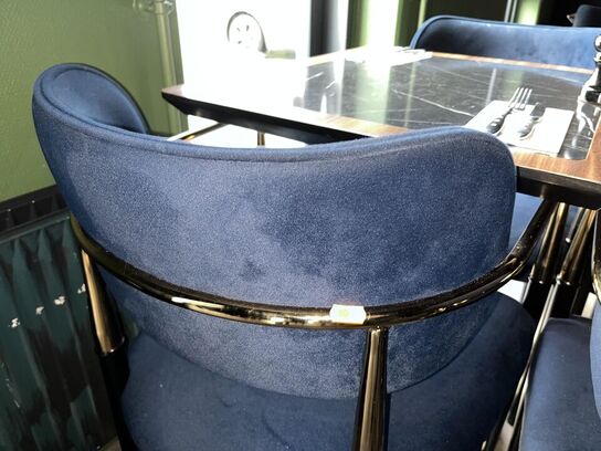 2. Stk. Cafe borde, 4. Stk. Stole i Stof