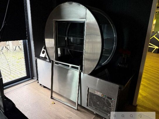 Rund display køler i med glasfront