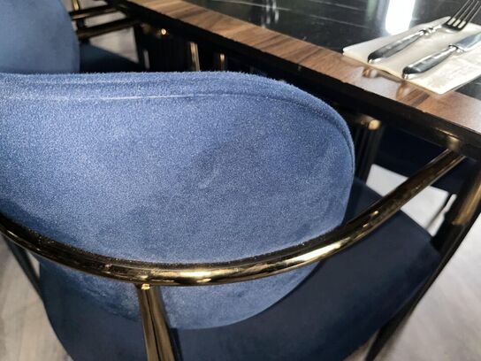 2. Stk. Cafe borde, 4. Stk. Stole i Stof