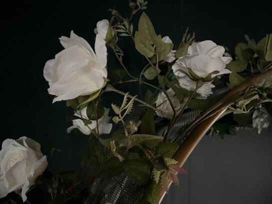 Hjerte formet udstilling m. Pynte grønt og RGB LED lys