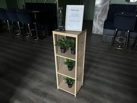 Frit stående hylde m. Tablet holder og pynte grønt 