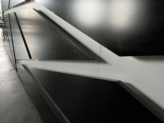 Bar disk m. Sodavands hane anlæg samt blandet indhold