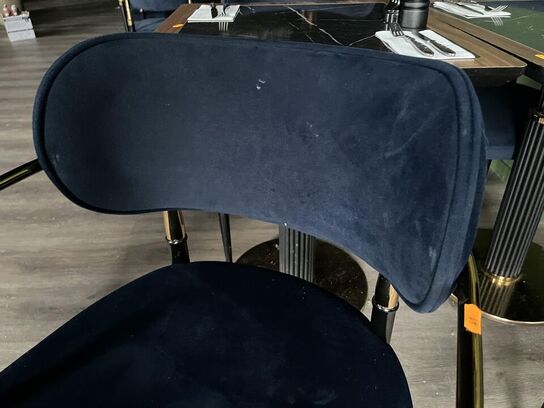 2. Stk. Cafe borde, 4. Stk. Stole i Stof