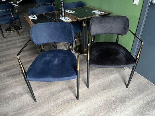 2. Stk. Cafe borde, 4. Stk. Stole i Stof