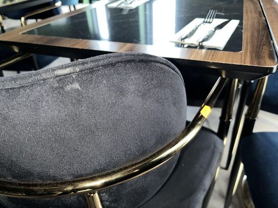 2. Stk. Cafe borde, 4. Stk. Stole i Stof