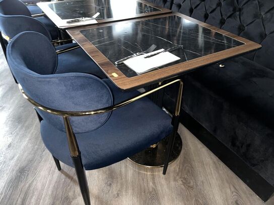 2. Stk. Cafe borde, 2. Stk. Stole i Stof, Sofa modul