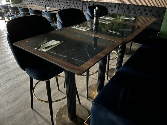 2. Stk Høj cafe borde, 3. Stk. Høj cafe stole i stof, Sofa modul i stof