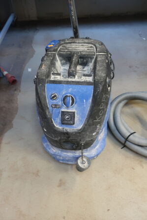 Industristøvsuger NILFISK Model: ATTIX 33-2H PC