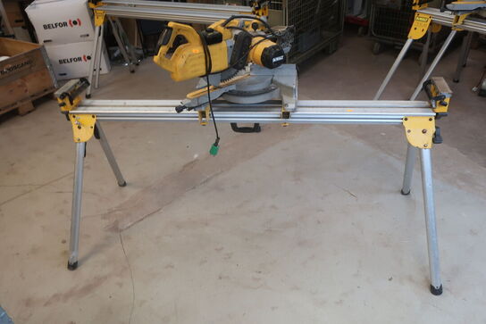 Kap-/Geringssav DEWALT Model: DWS778 - QS