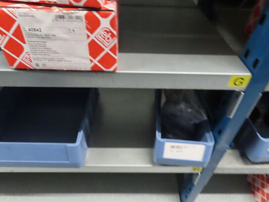 4 fag med hjulbolte og reservedele