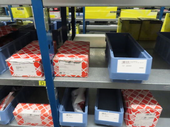 4 fag med hjulbolte og reservedele