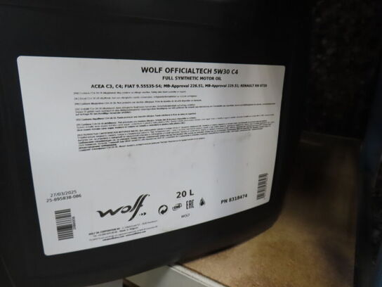 Div. olier bl.a. traktor og motorolie