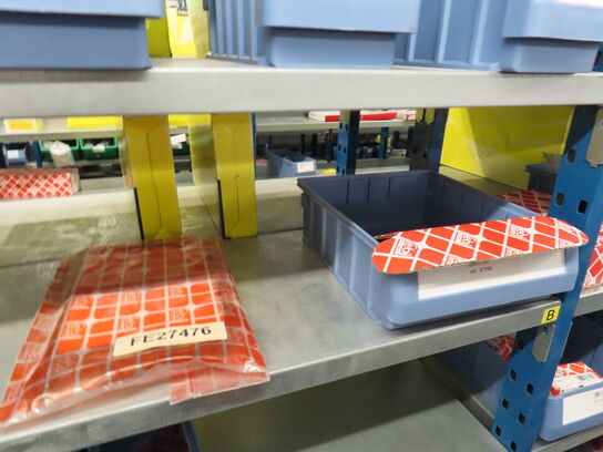 4 fag med hjulbolte og reservedele