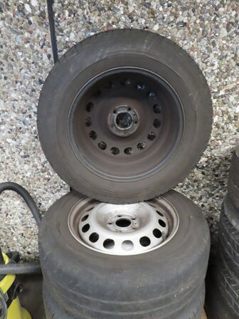 2 sæt hjul til varevogn