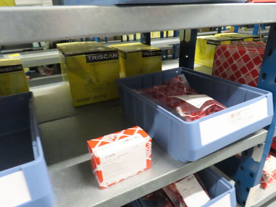 4 fag med hjulbolte og reservedele