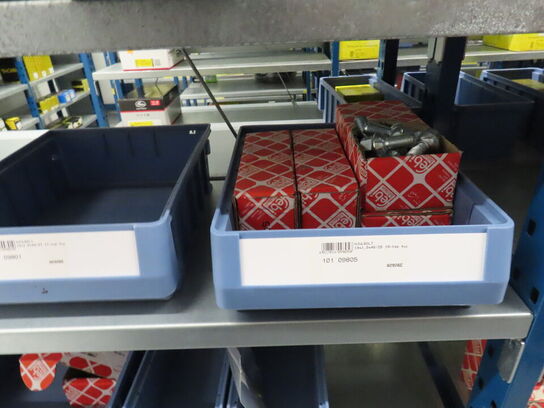 4 fag med hjulbolte og reservedele