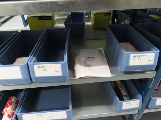 4 fag med hjulbolte og reservedele