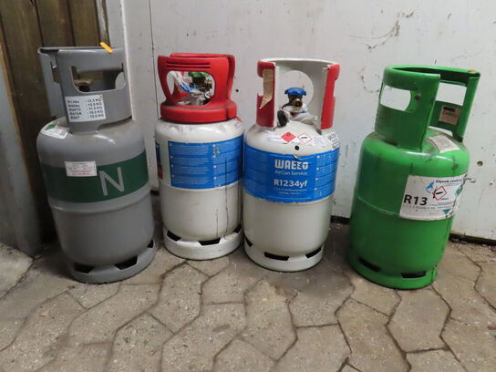4 stk. flasker bl.a. med Aircon gas