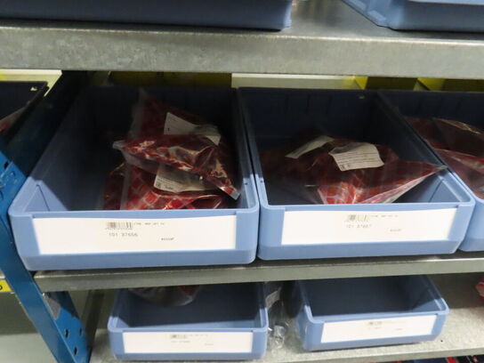 4 fag med hjulbolte og reservedele