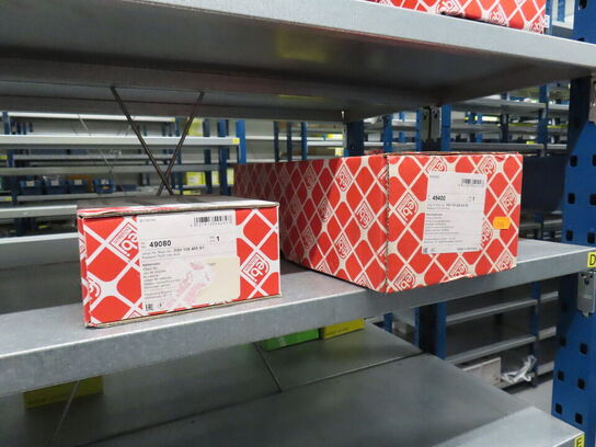 4 fag med hjulbolte og reservedele