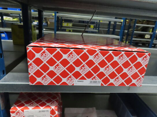 4 fag med hjulbolte og reservedele